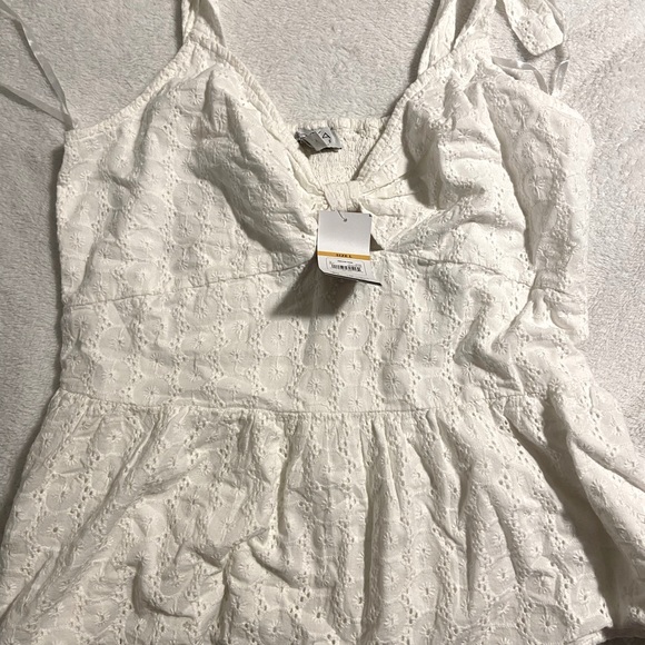 SOLD Flowy top - Picture 1 of 5